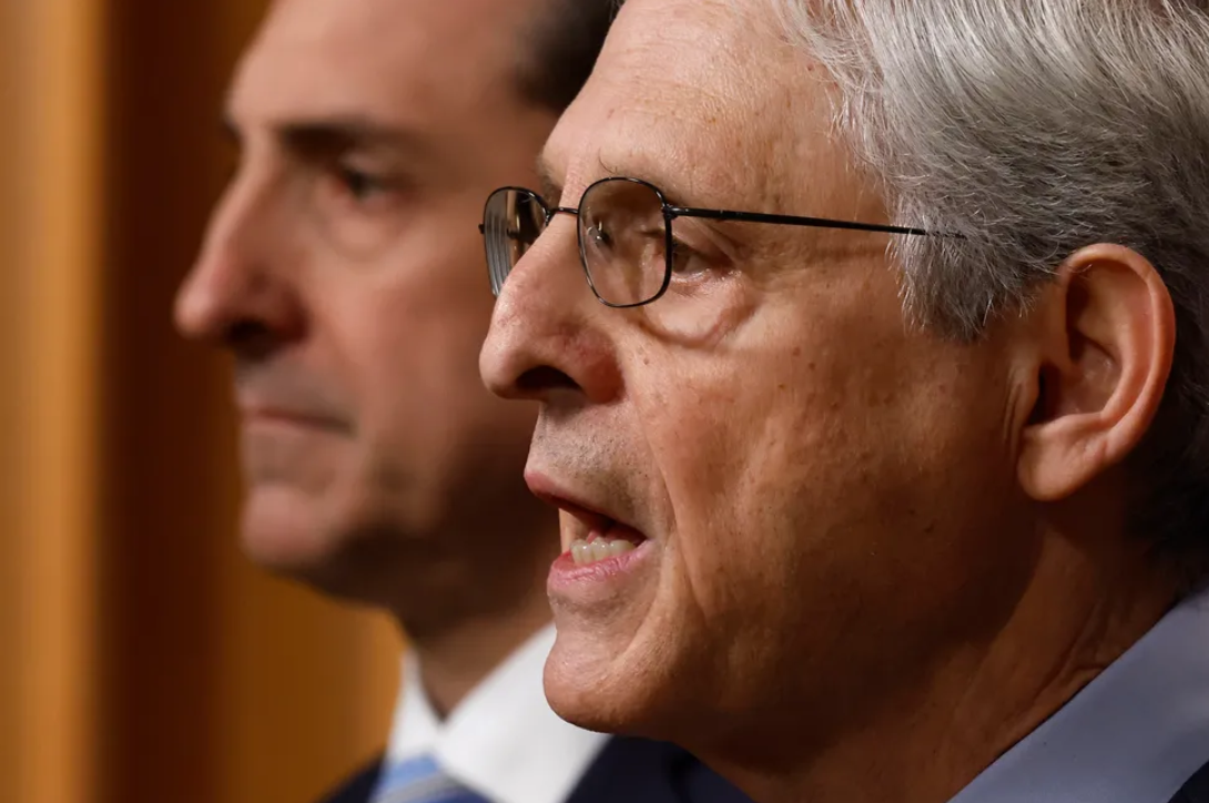 Случаи с Байденом и Трампом свидетельствуют о постоянной проблеме: потеря секретных документов - не редкость.