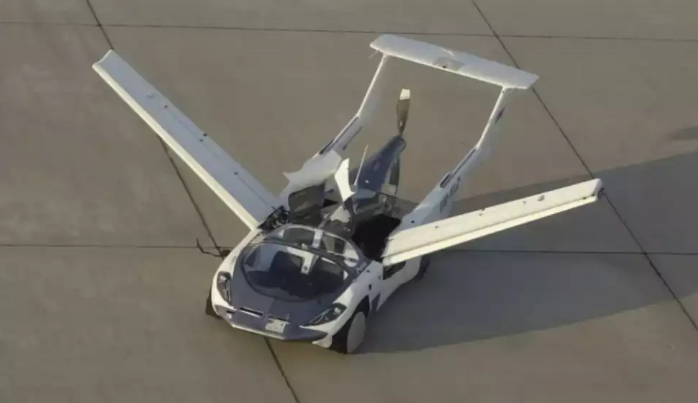 Flugauto AirCar проводит необычные междугородние испытания