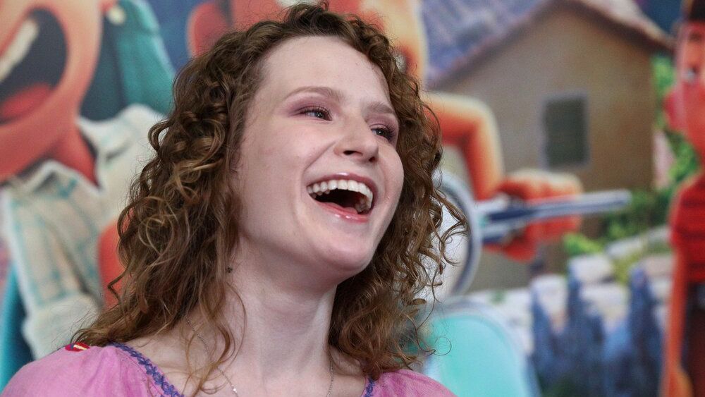 Конфискуют ли у певицы Монеточки жилье из-за высказываний против России?