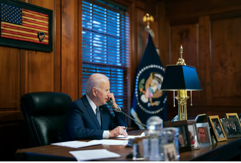 Случаи с Байденом и Трампом свидетельствуют о постоянной проблеме: потеря секретных документов - не редкость.