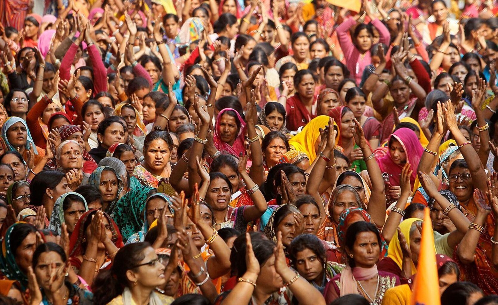 Как назвать общество женщин. Индия люди. Народы Индии. Население Индии. Толпа индусов.