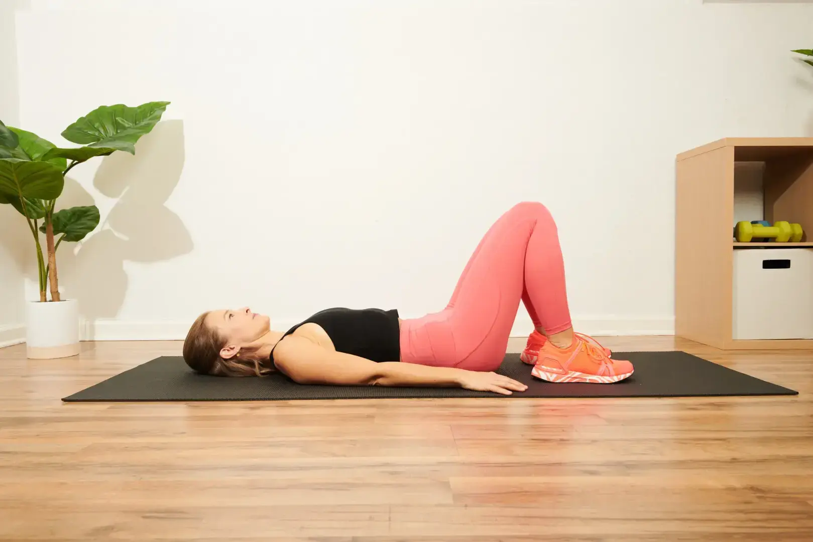 Вы можете выполнять эту 10-минутную тренировку дома без оборудования