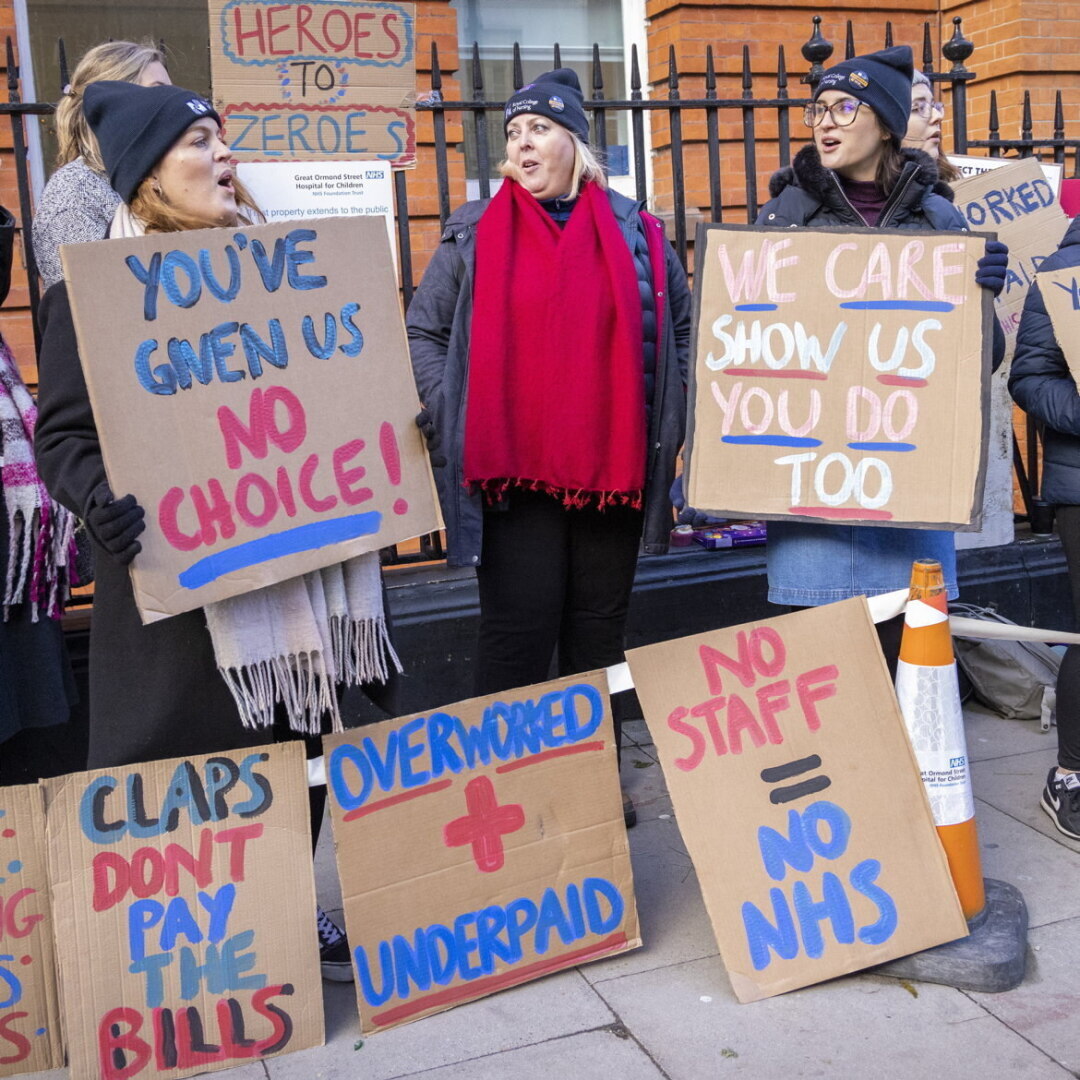Больше ударов для NHS Великобритании