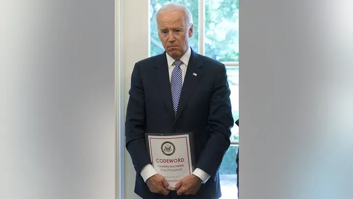 «секретный документ» В руках Байдена