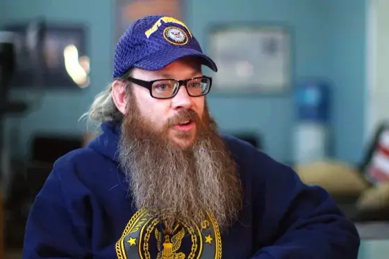 Ветеринар ВМС США обвиняет Джорджа Сантоса в краже денег с сайта GoFundMe его умирающей собаки.