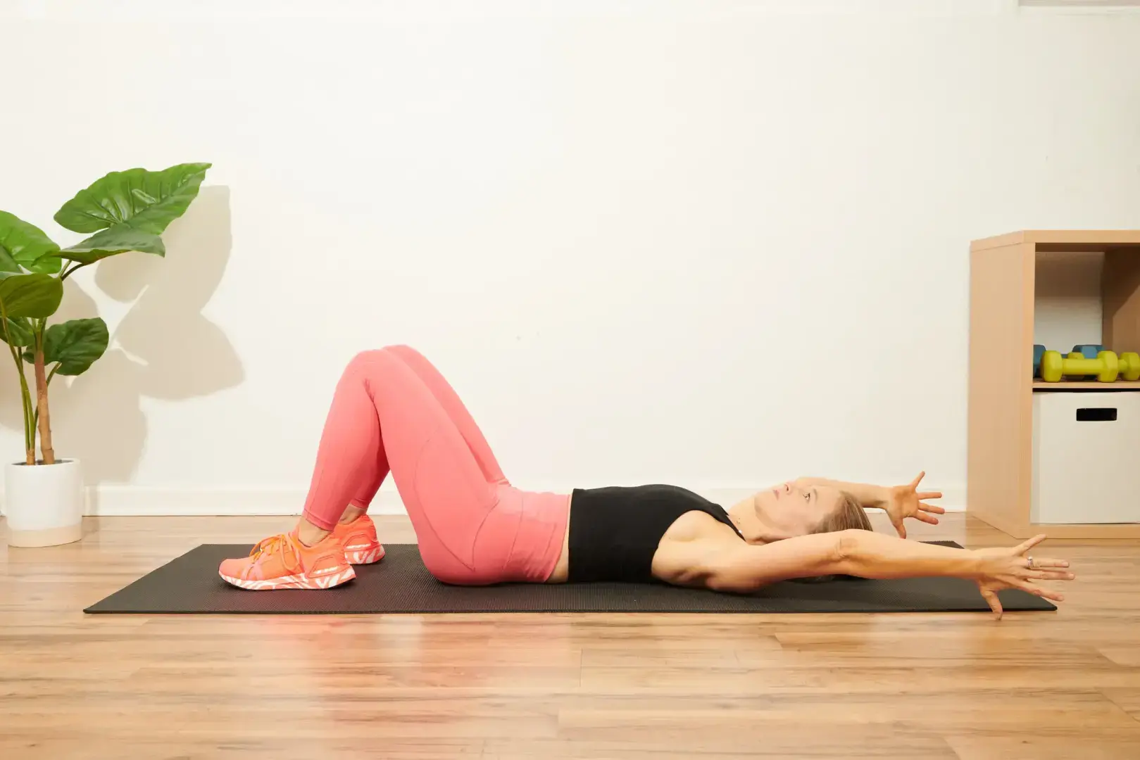 Вы можете выполнять эту 10-минутную тренировку дома без оборудования