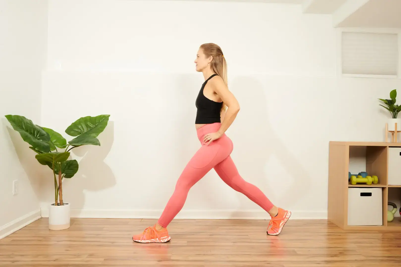 Вы можете выполнять эту 10-минутную тренировку дома без оборудования