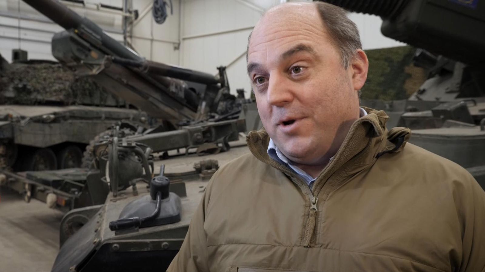 Берлин запросил разрешения на отправку танков Leopard 2 немецкого производства в Украину, сообщил Бен Уоллес.