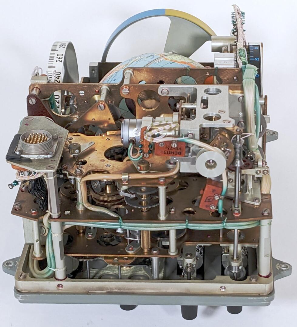 Внутри Глобус ИНК: механический навигационный компьютер для советского космического полета