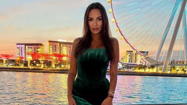 Супруга Жиркова показала идеальные ножки