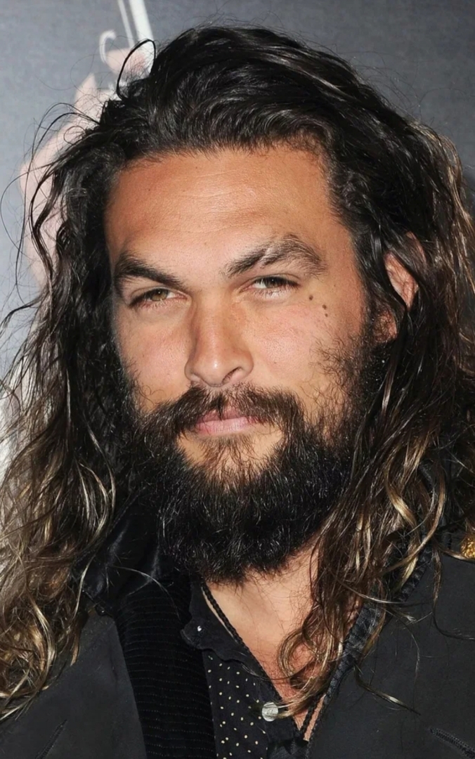 Джейсон Момоа рассказывает о своей карьере в DC.