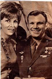 Поцелуй на публике: обомлеете, лицезрев «советскую» любовь Джины Лоллобриджиды