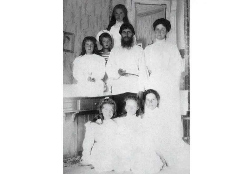 «Меня не будет — вас всех не станет»: история зловещего «старца» Распутина