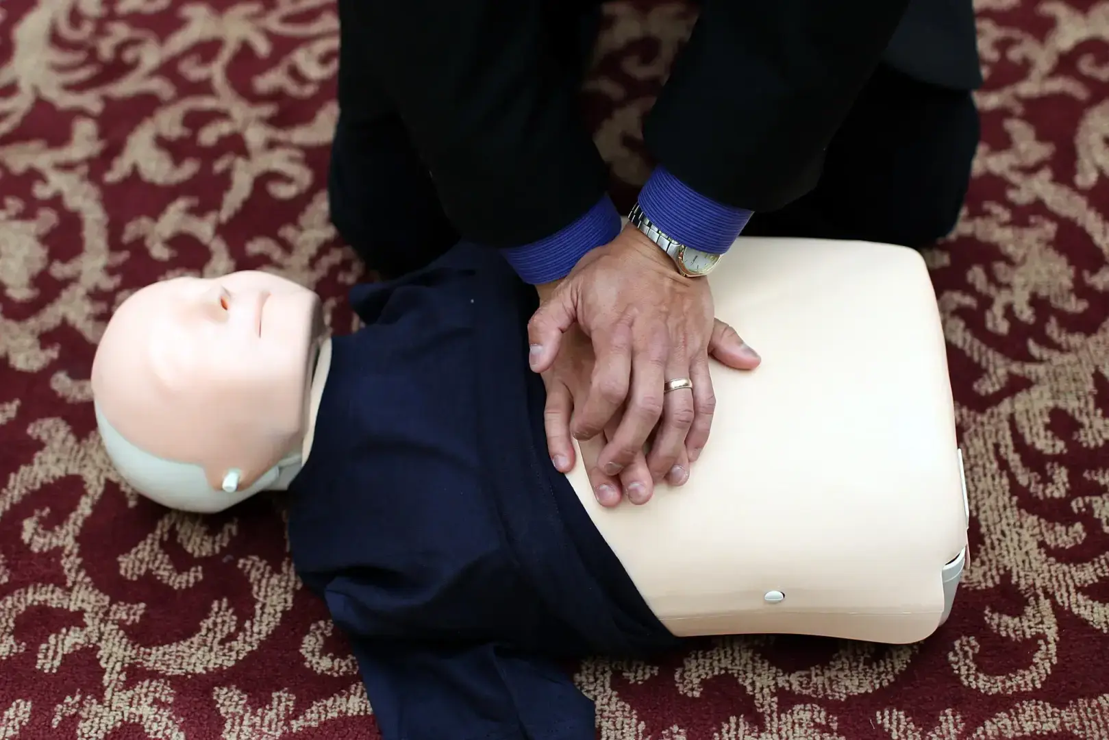 СЛР и дефибрилляторы: Что нужно знать?