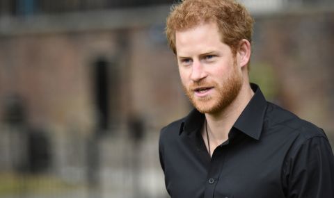 За первую неделю на рынке было продано более трех миллионов экземпляров мемуаров принца Гарри.