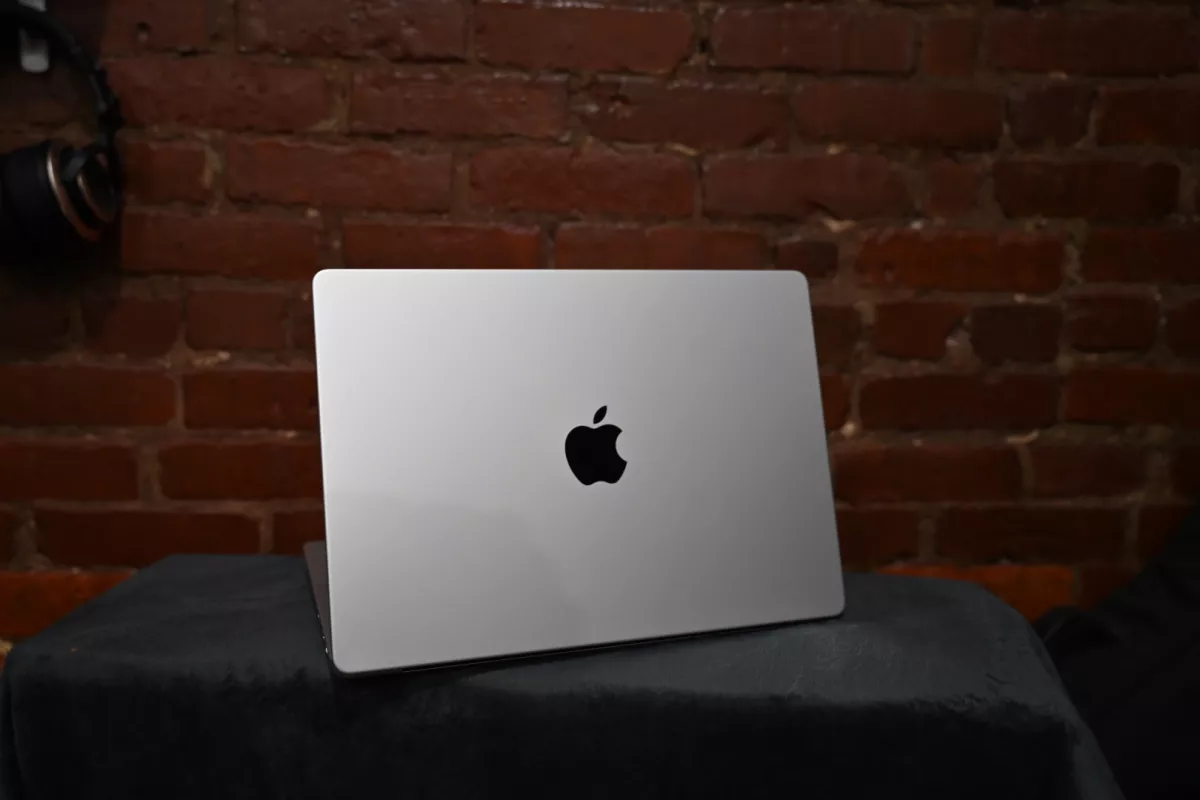 Обзор MacBook Pro 14 дюймов (2023): Лучший в своем классе