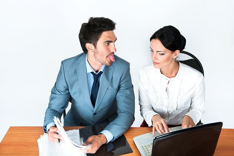 "Решение проблемы со скандалистами и завистниками на работе с помощью позитивного мышления"