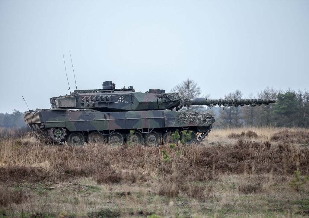 Танковый флирт: страны НАТО уговаривают Германию избавиться от комплексов