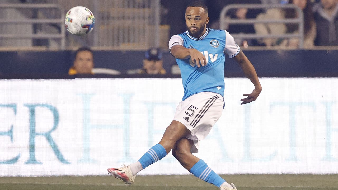 Футболист ФК "Шарлотт" Антон Уокс скончался в возрасте 25 лет в результате несчастного случая на лодке