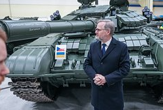 Марокко передало Киеву танки Т-72Б. Об этом сообщает алжирское издание Menadefense. По информации издания, первая партия из примерно 20 танков была от