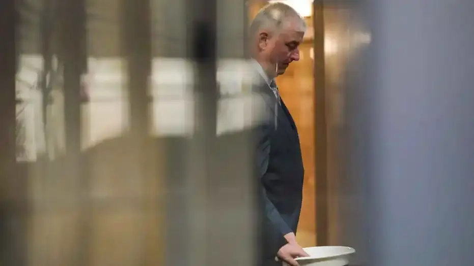 Бывший спикер Палаты представителей Огайо Ларри Хаусхолдер сохраняет оптимизм в связи с началом судебного разбирательства по делу о коррупции