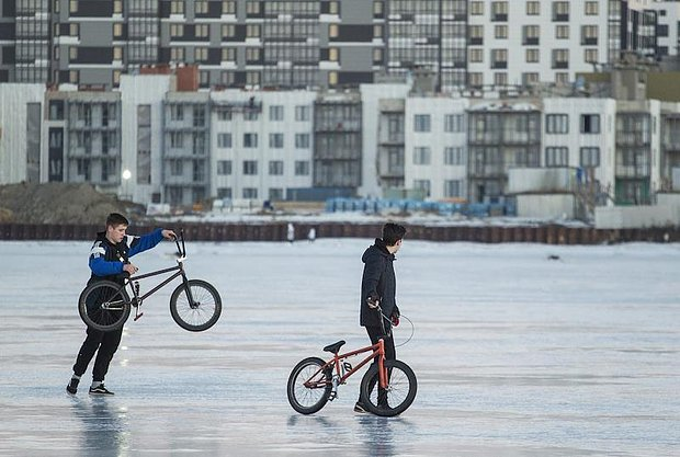 "Половина из них находится недалеко от своих районов". Впервые Россия измерила уровень благосостояния своих детей. Что эти результаты говорят о стране