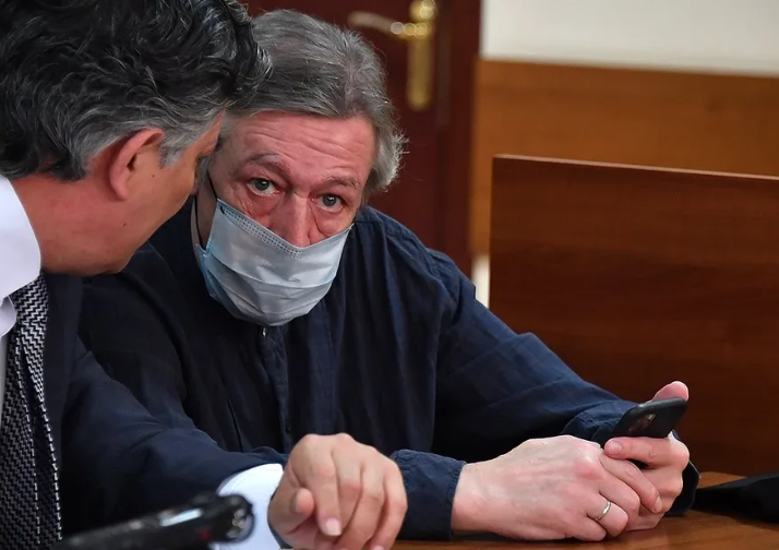 Актер Михаил Ефремов просит сменить меру наказания с тюремного срока на исправительные работы