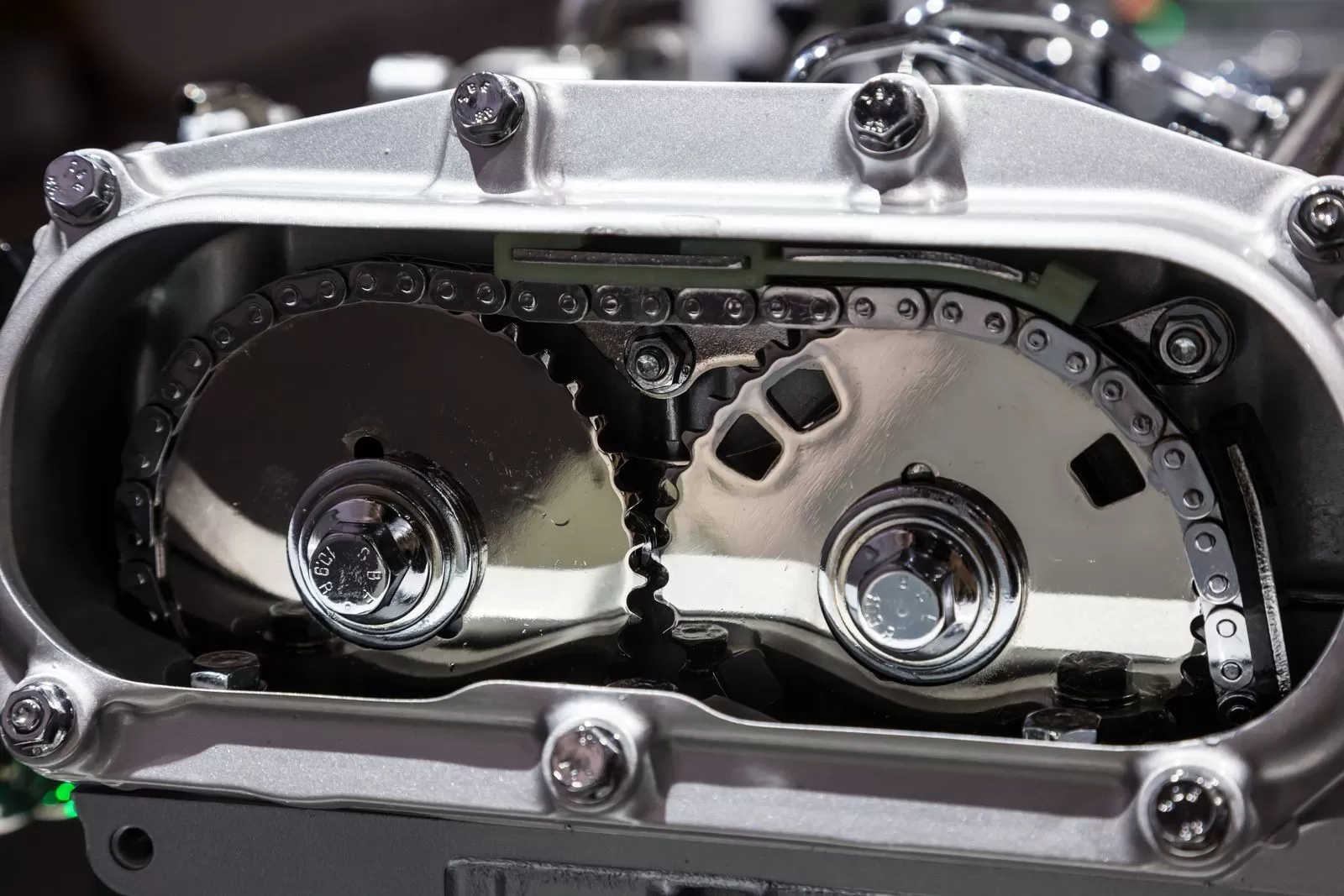 Вульгарно не на выгоду: по какой причине после замены масла может застучать двигатель.