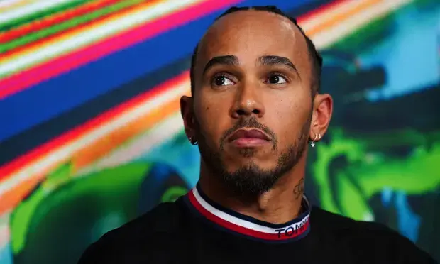 Льюис Хэмилтон о «травмирующих» расистских оскорблениях в школе