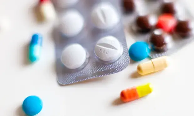 Пожилые пациенты, принимающие смешанные препараты, "подвержены большему риску побочных эффектов.