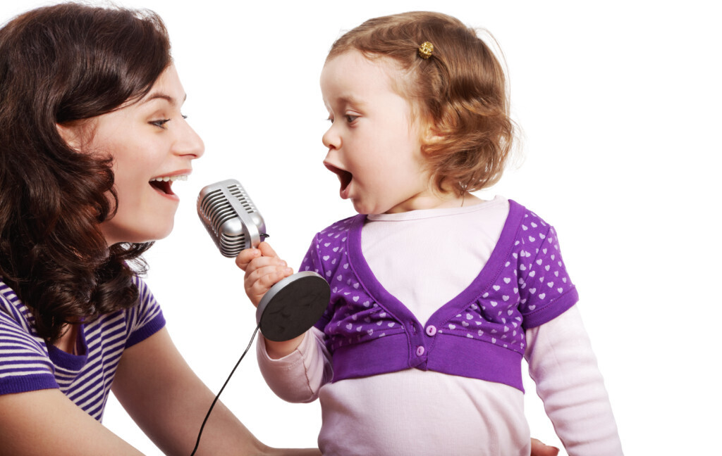 А вы желаете научить своего ребёнка отлично петь?