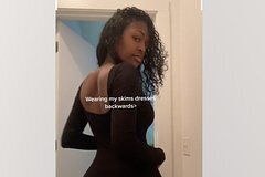 Девушка неправильно надела платье и взорвала весь интернет