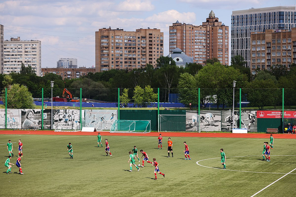 "Половина из них находится недалеко от своих районов". Впервые Россия измерила уровень благосостояния своих детей. Что эти результаты говорят о стране