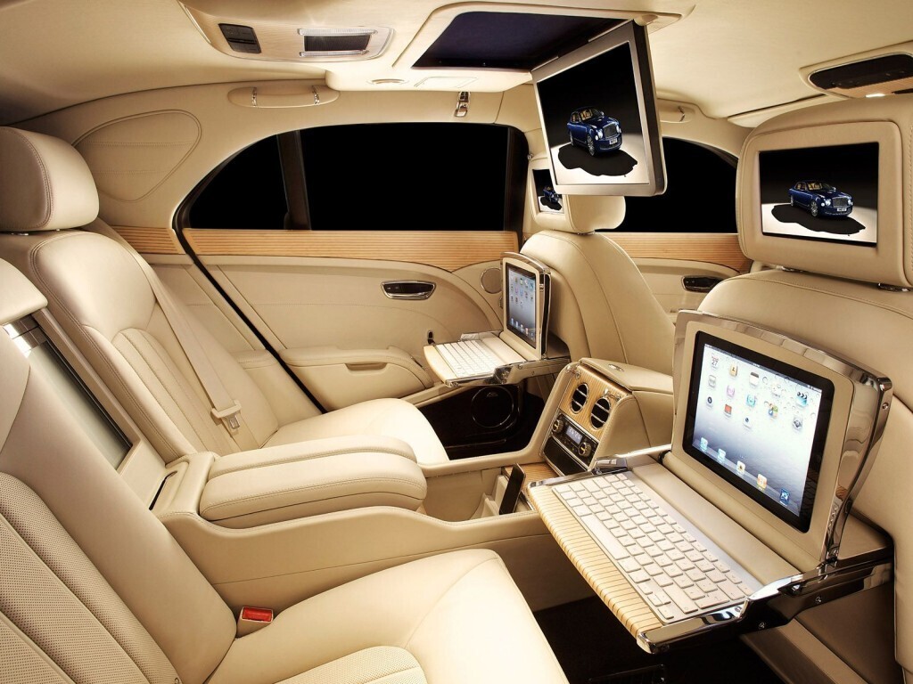 Советы перед покупкой подержанного автомобиля класса люкс