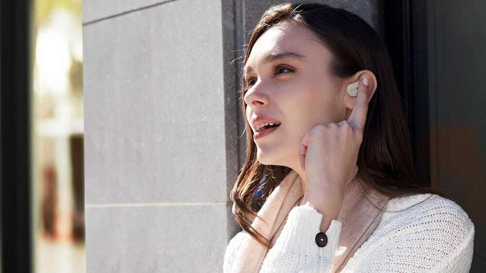 Почему не стоит слишком долго пользоваться наушниками: все вредно для ушей.