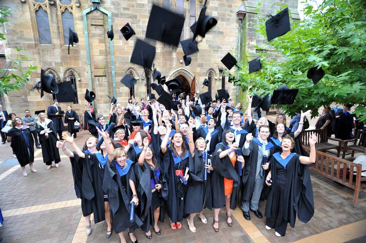 Австралийские университеты разрешат использовать искусственный интеллект в оценках