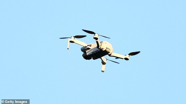 В Великобритании дроны должны иметь электронные идентификационные НОМЕРА, чтобы полиция могла отслеживать их