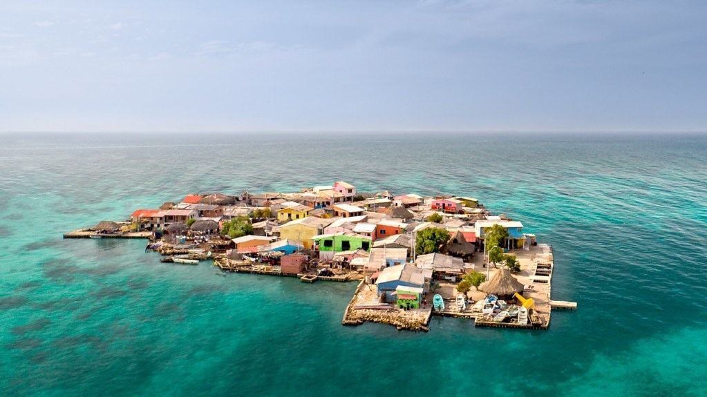 САНТА-КРУС-ДЕЛЬ-ИСЛОТЕ - самый густонаселённый остров в мире