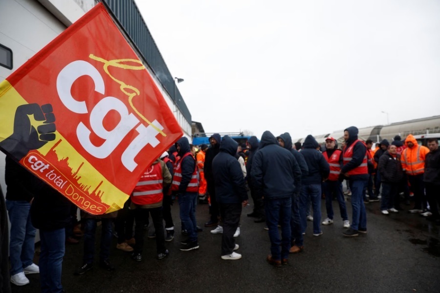 Забастовки срывают поставки французского топлива