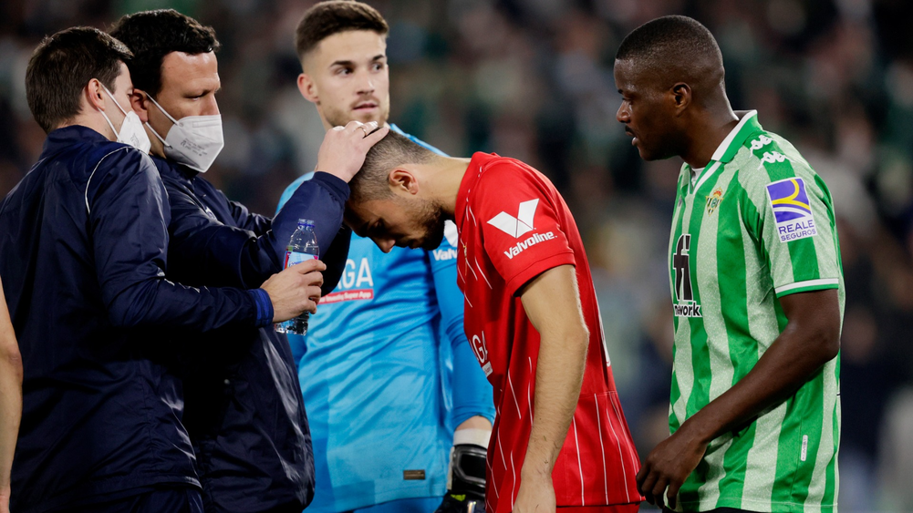 Севилья осуждает поведение игроков Бетиса.