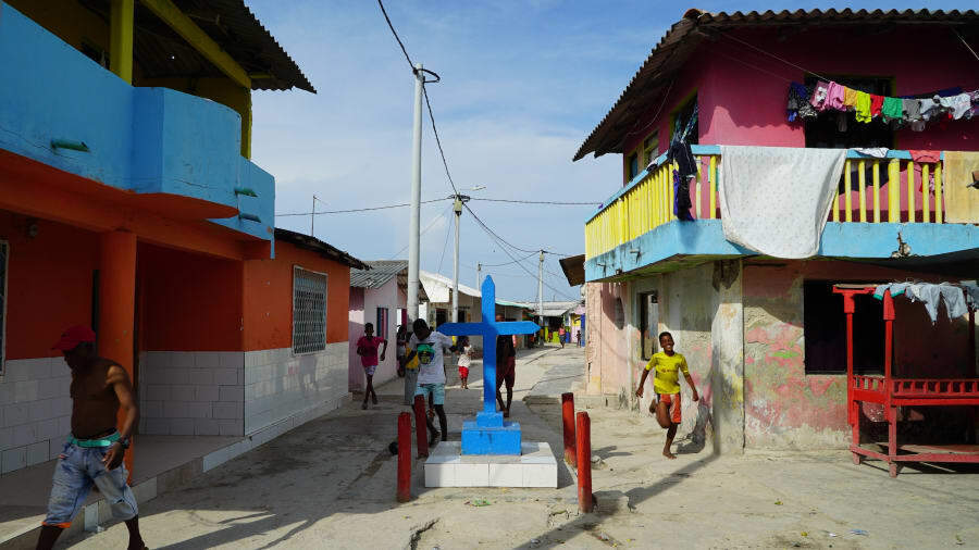 САНТА-КРУС-ДЕЛЬ-ИСЛОТЕ - самый густонаселённый остров в мире