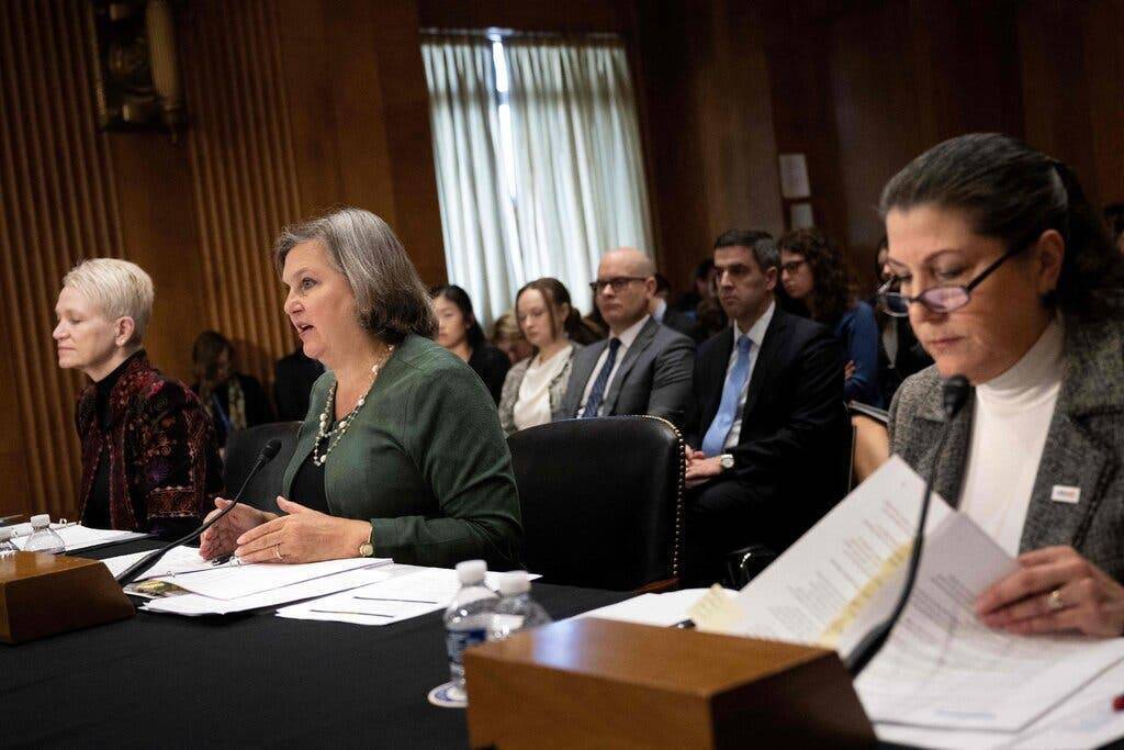 Чиновники Белого дома говорят сенаторам, что Украина привержена борьбе с коррупцией.