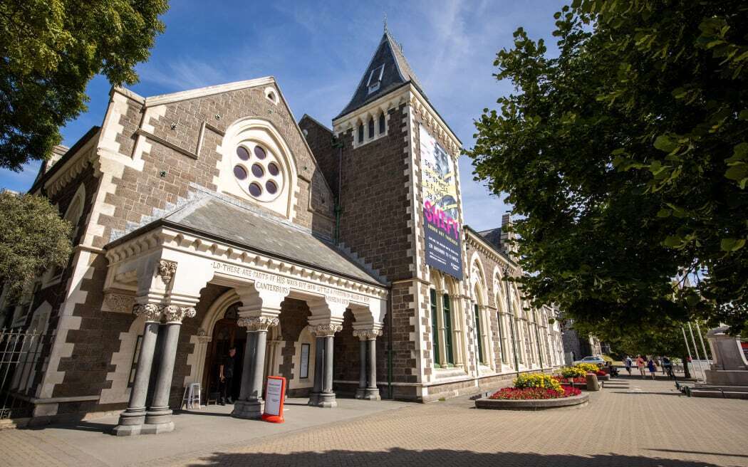 Городские художники захватывают Кентерберийский музей в преддверии крупной реконструкции