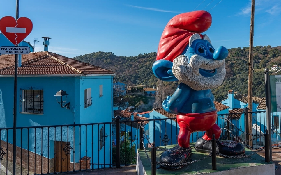 Хускар, красивая деревня смурфов в Испании