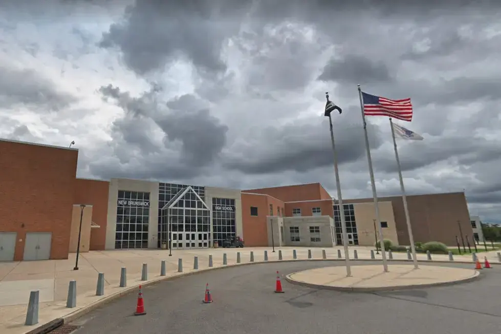 Женщина, 29 лет, поступила в среднюю школу и притворилась подростком