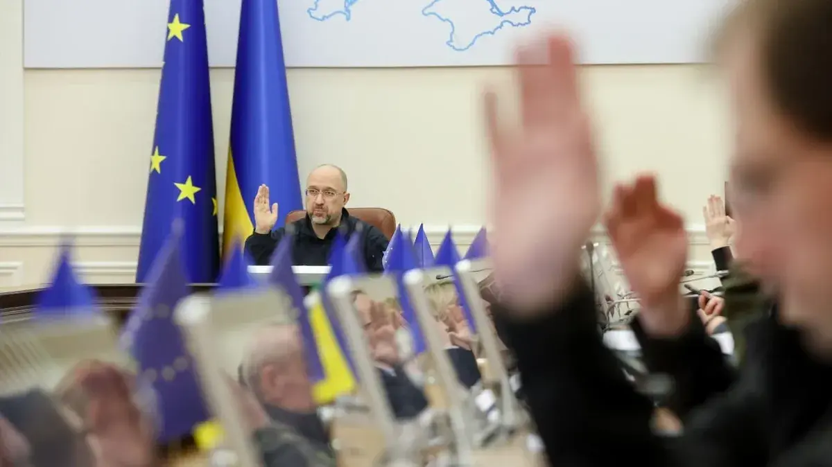 Правительство Украины запретило чиновникам выезжать за границу во время боевых действий