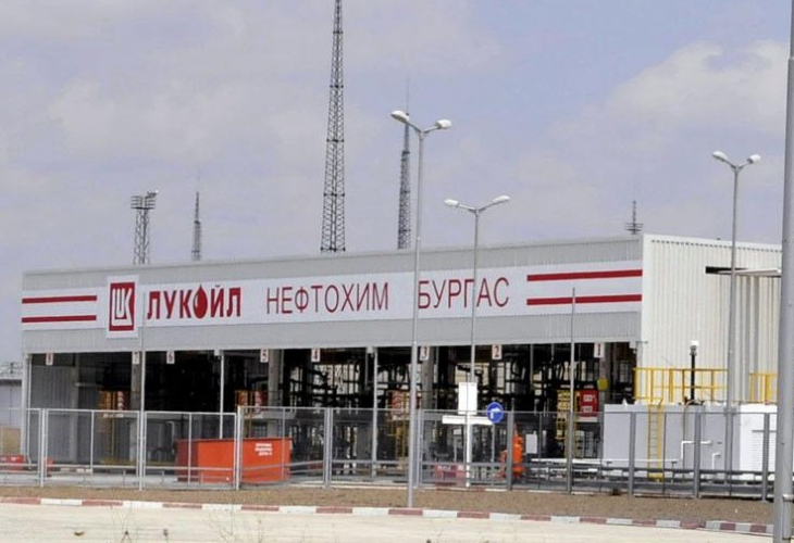 Почему российское топливо заливают в украинскую технику ВСУ? Официальное обращение А.Караулова к генеральному прокурору РФ.