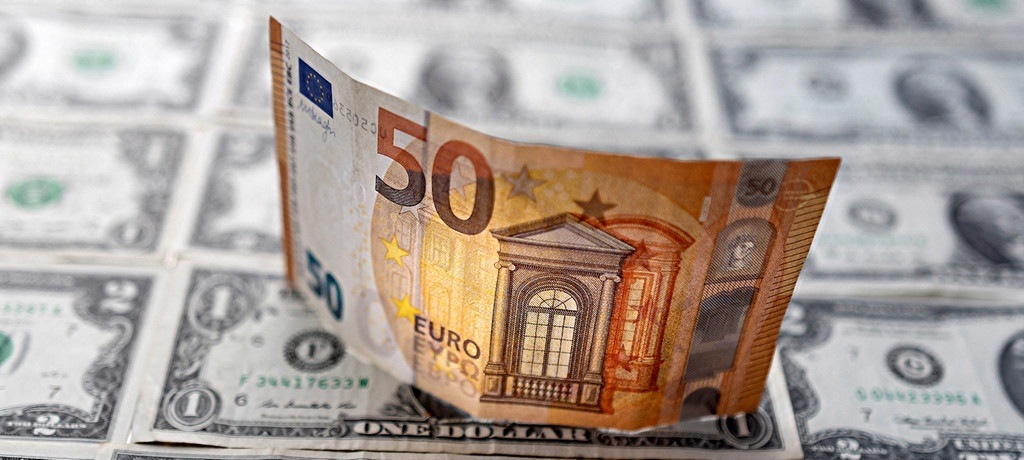 Обменный курс евро по отношению к доллару США: Кому выгоден рост евро