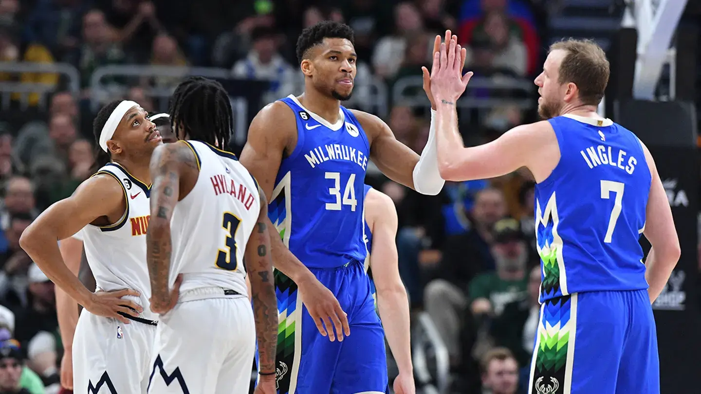 В ходе трансляции «Бакс» в перерыве между таймами, спор разгорелся в социальных сетях.