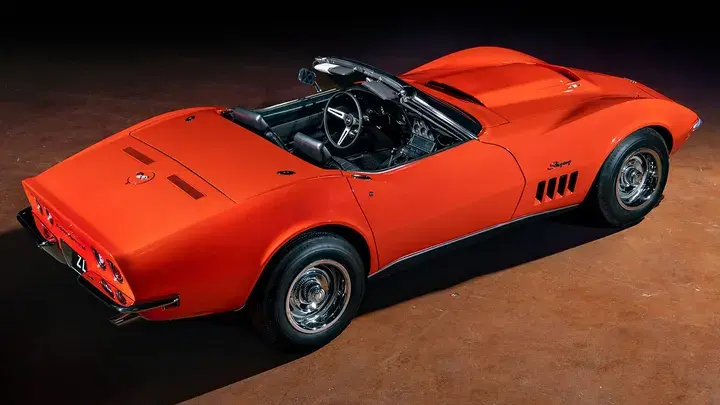 Chevrolet Corvette 1969 года только что был продан с аукциона за 3,14 миллиона долларов. Вот почему это так дорого стоит!